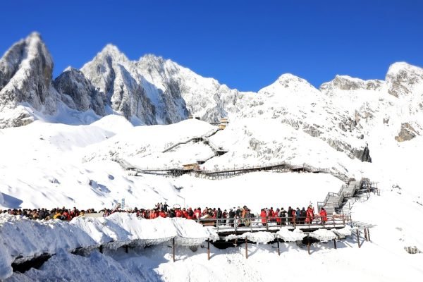 tour-du-lich-con-minh-dai-ly-le-giang-shangrila-trung-quoc-yulong-snow-mountain
