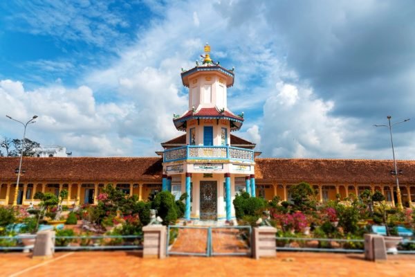 cao-dai-temple-cu-chi-tunnel-tour-ho-chi-minh-city-700000-vietnam-landscape