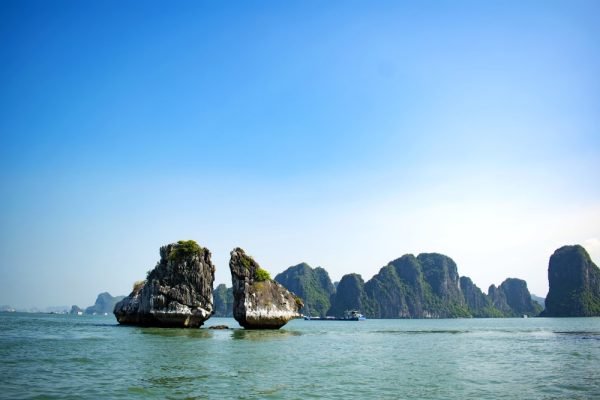 trails-of-vietnam-18-day-trip-best-travel-itinerary-ha-long-bay