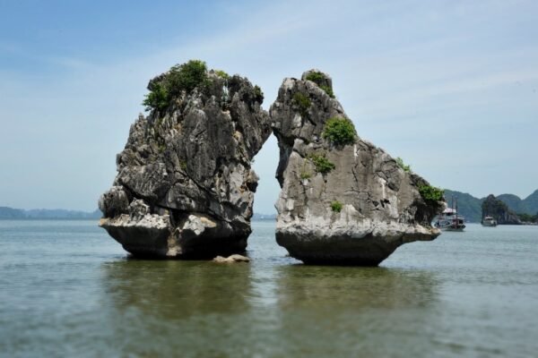 vietnam-holiday-13-day-tour-package-best-travel-itinerary-ha-long-bay